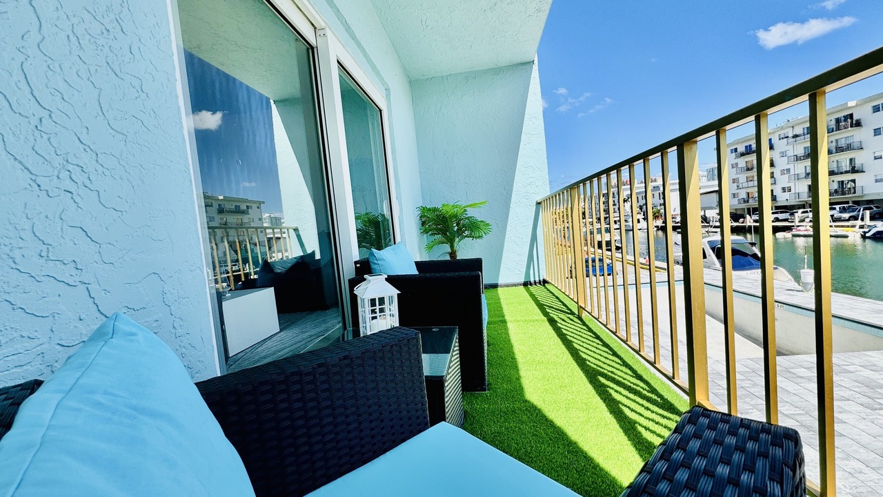 Photo of Patio Balcony in Eastern Shores