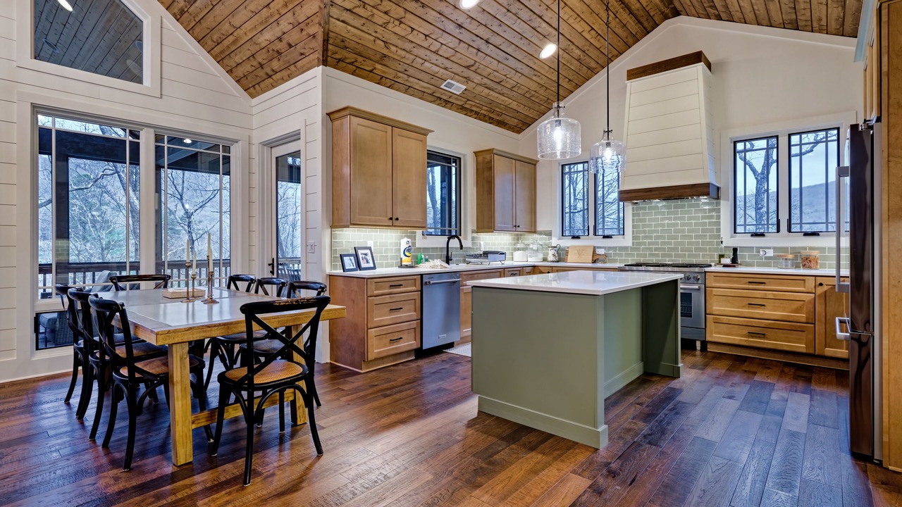 Photo of Kitchen in Lake Toxaway