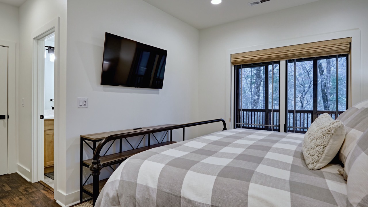 Photo of Bedroom in Lake Toxaway