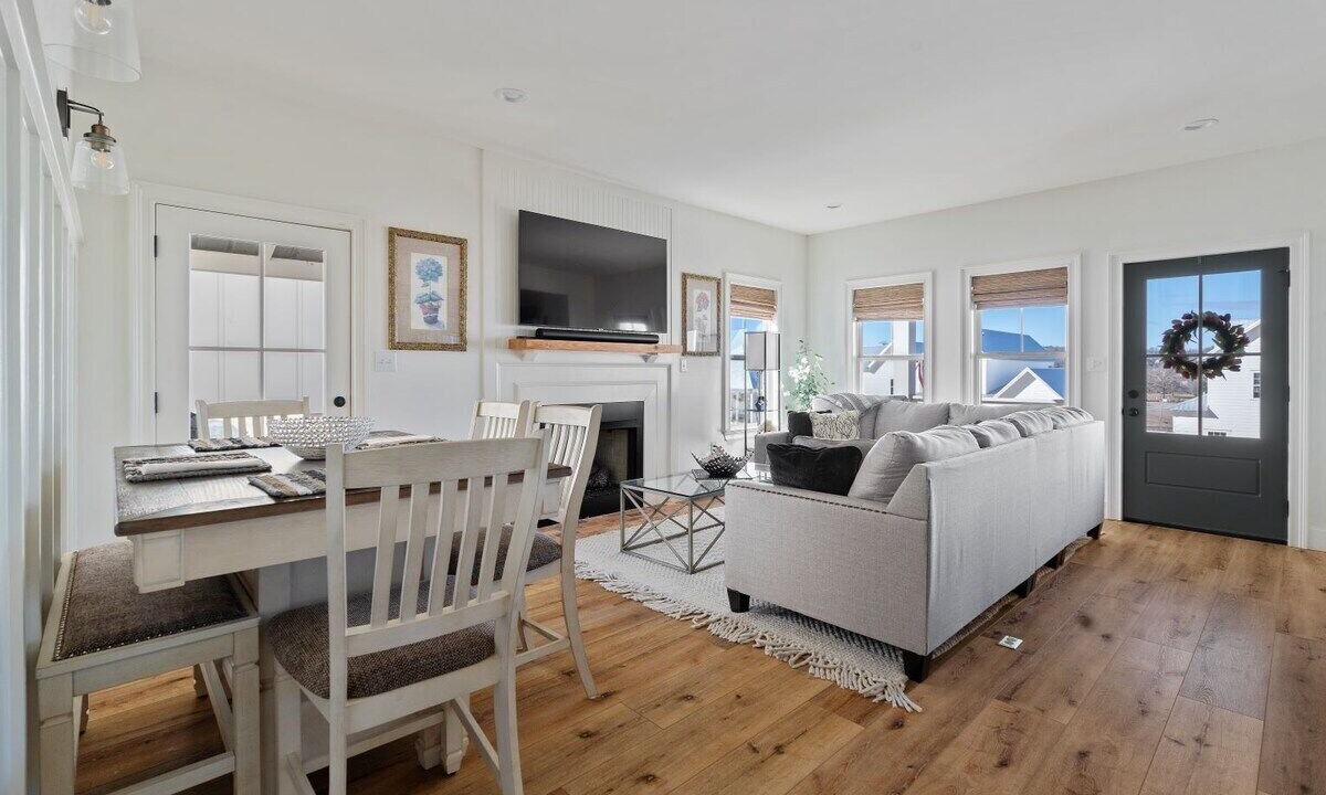 Photo of Livingroom in Guntersville