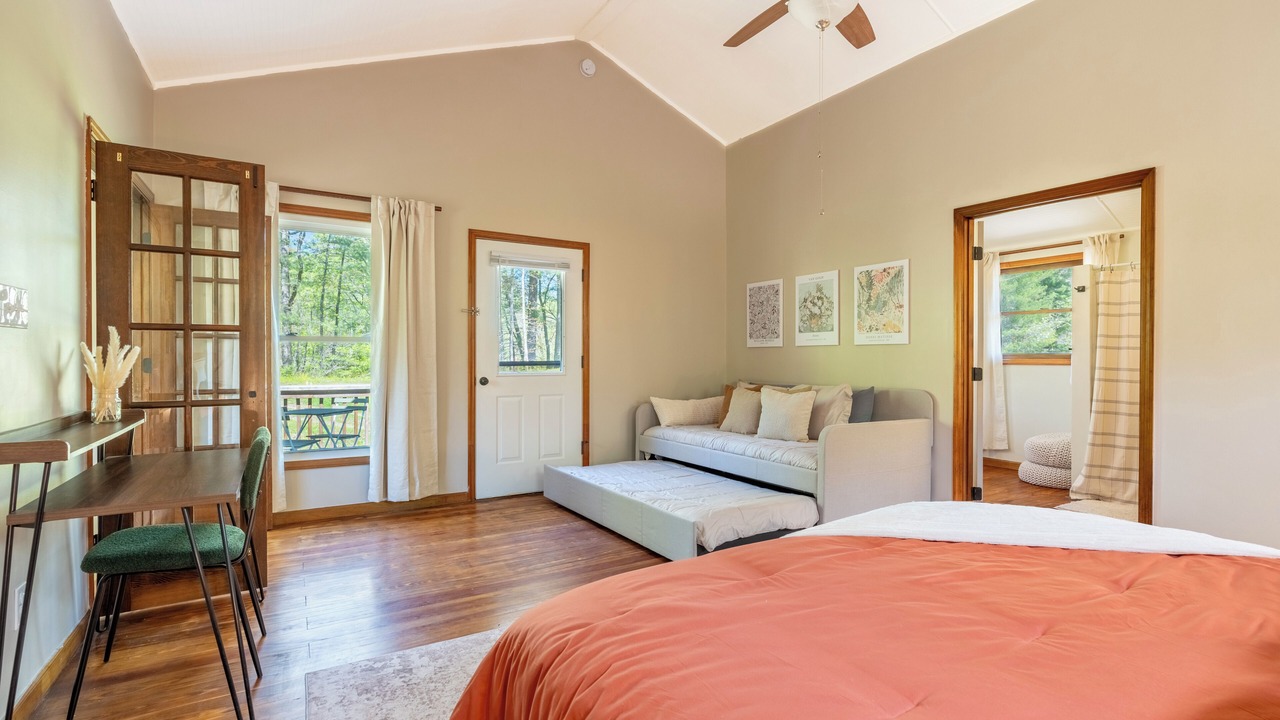 Photo of Bedroom in Alexander