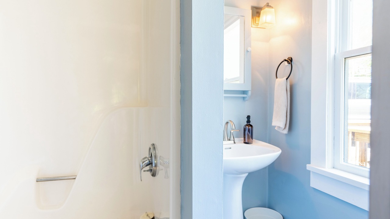 Photo of Bathroom in Alexander