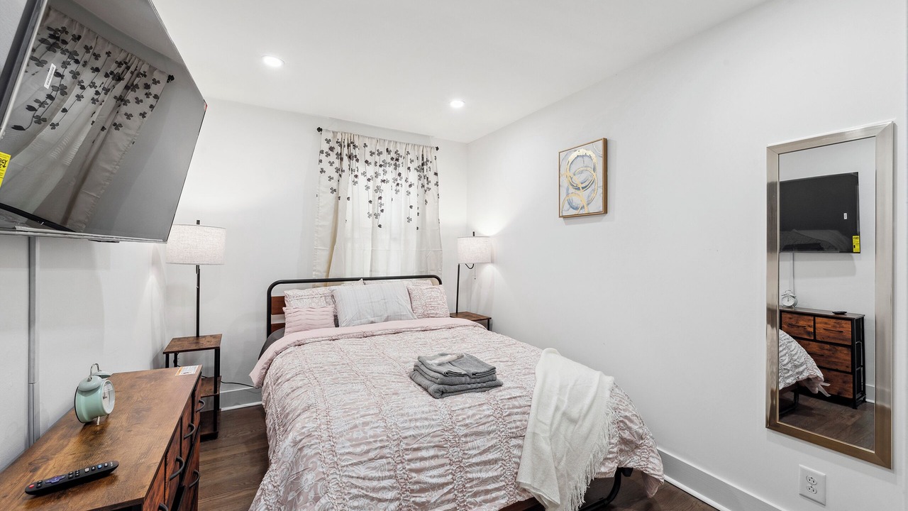 Photo of Bedroom in East Point
