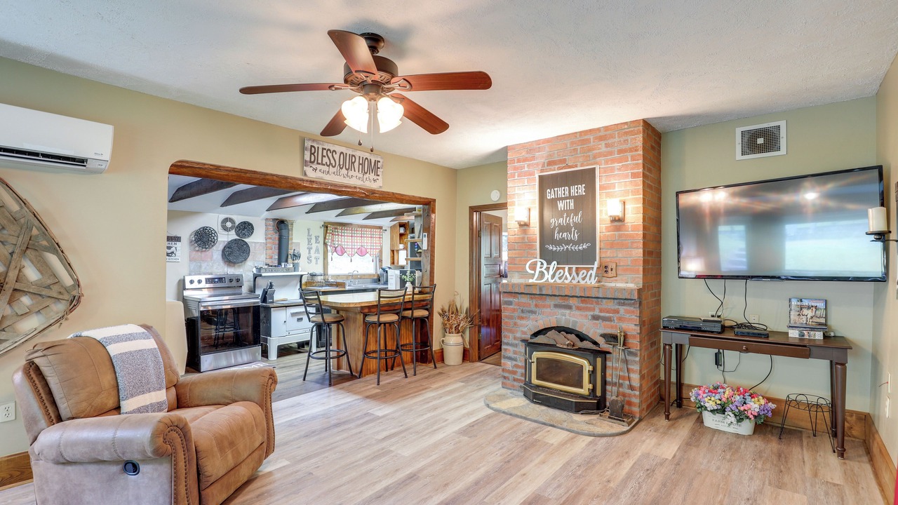 Photo of Bedroom in Mars Hill