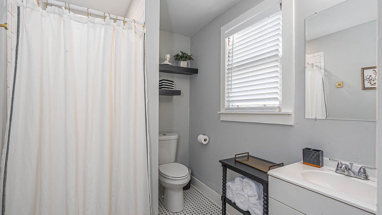 Photo of Bathroom in Midtown