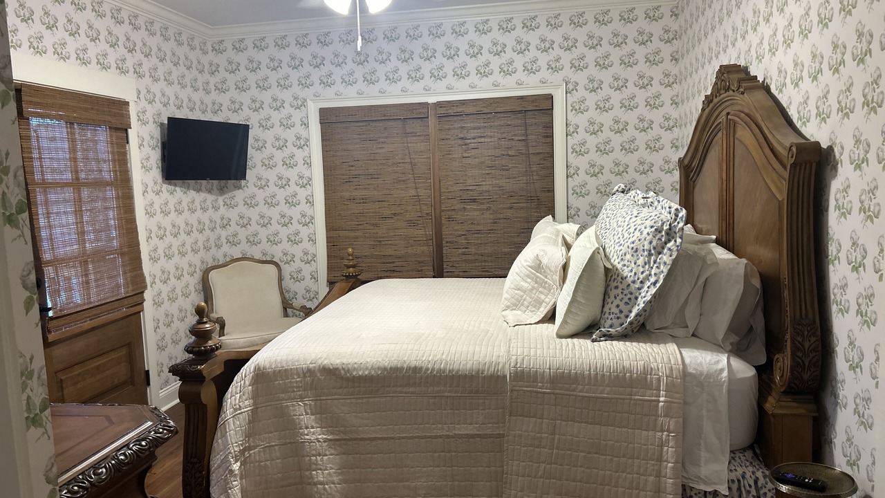 Photo of Bedroom in Guntersville