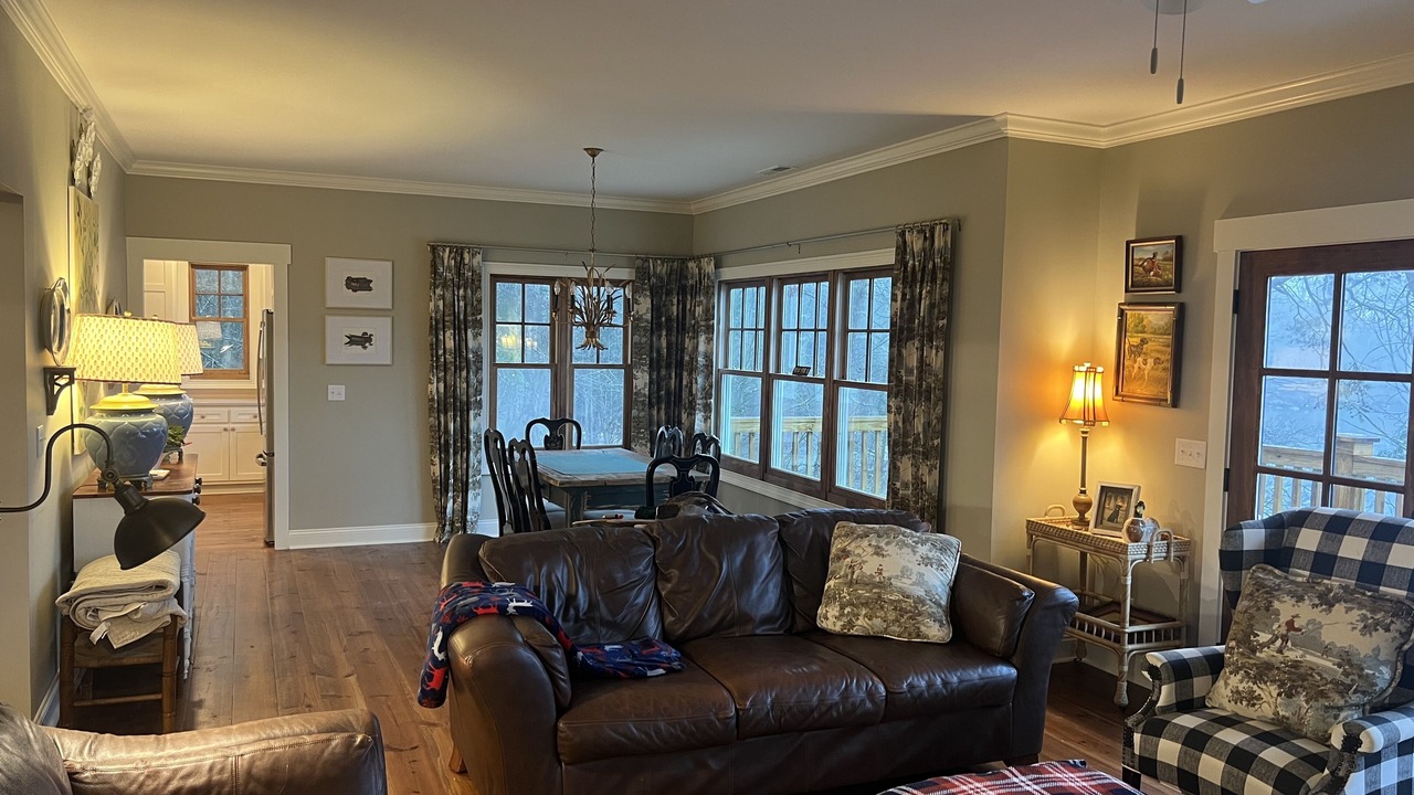 Photo of Livingroom in Guntersville