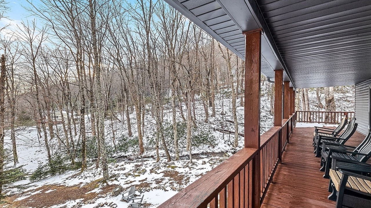 Photo of Patio Balcony in Sheepback Mountain Estates