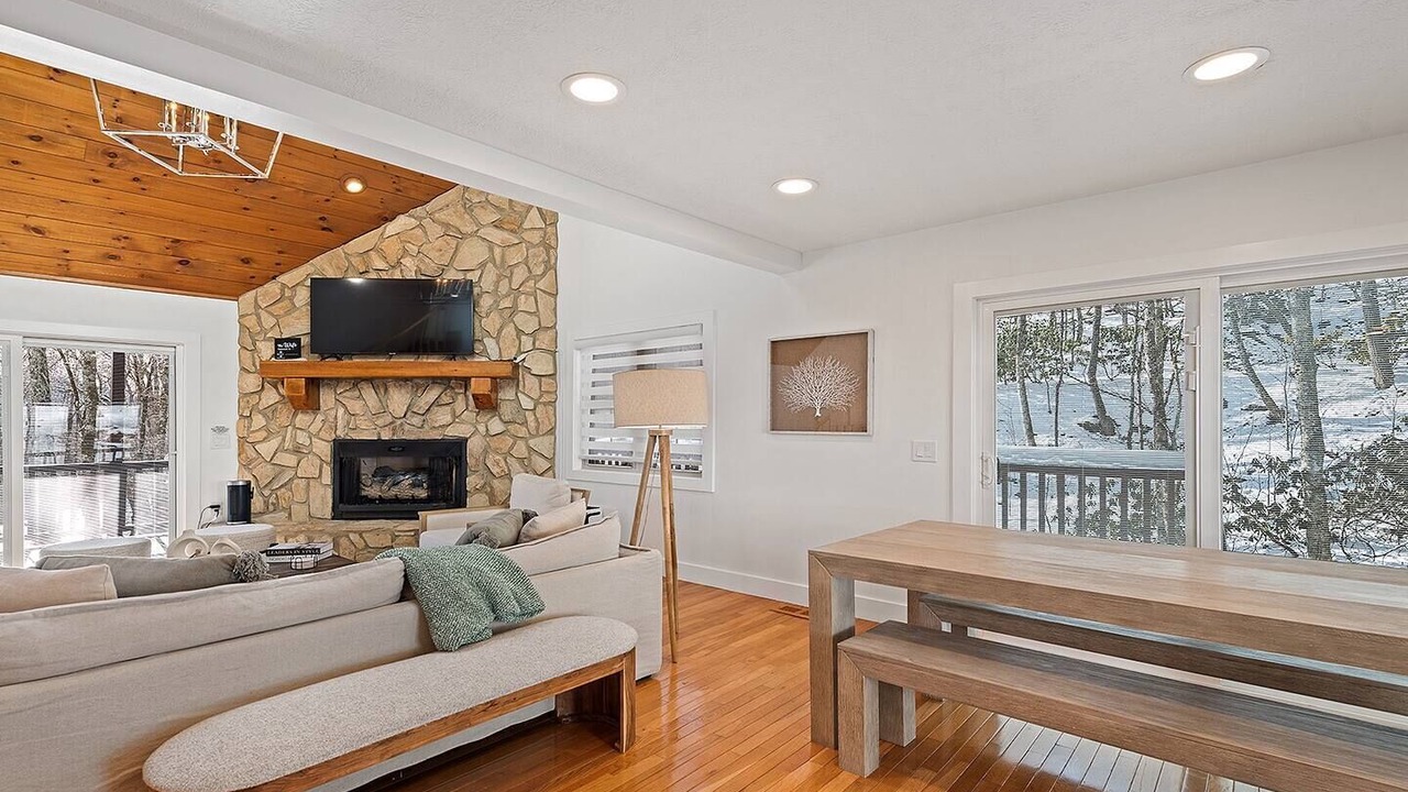 Photo of Livingroom in Sheepback Mountain Estates