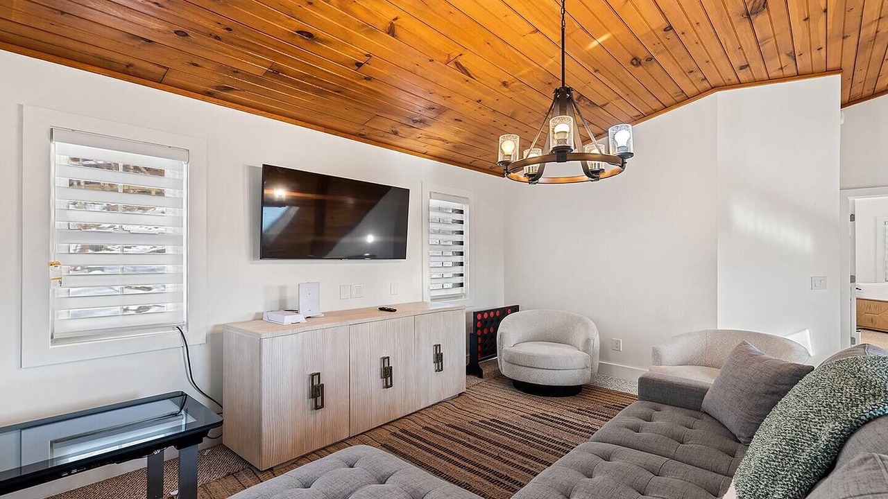 Photo of Livingroom in Sheepback Mountain Estates