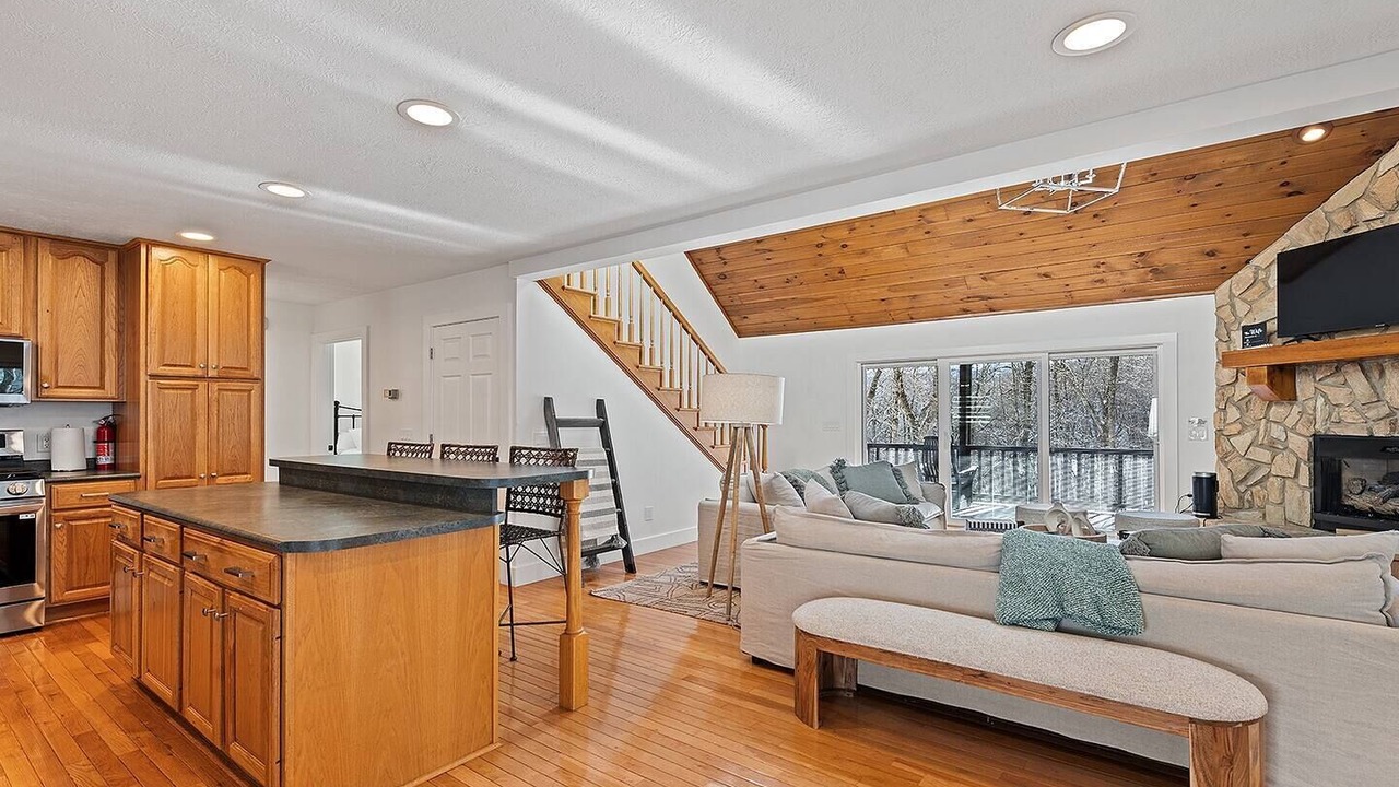 Photo of Livingroom in Sheepback Mountain Estates