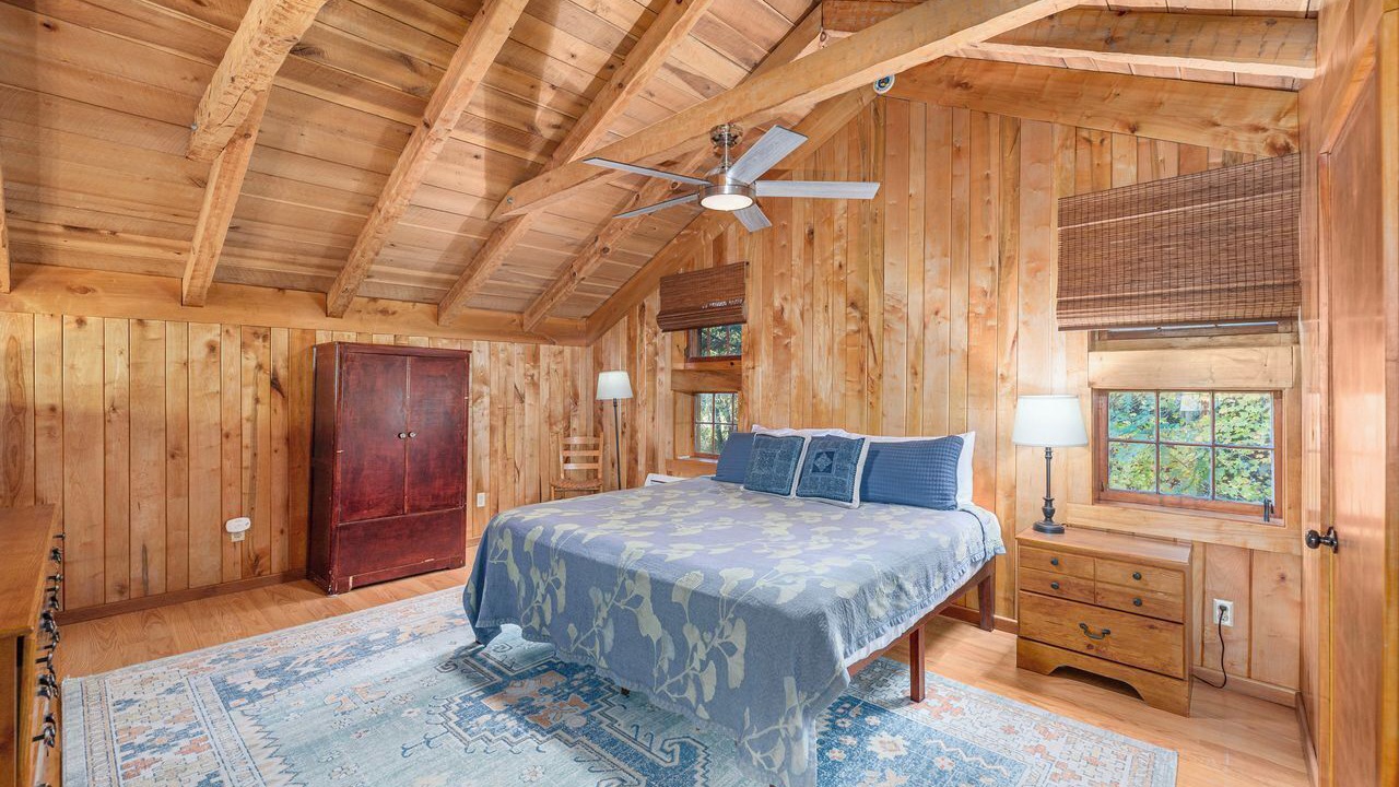 Photo of Bedroom in Hot Springs