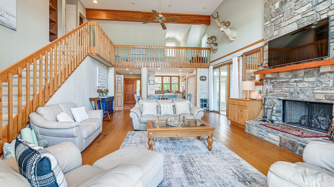 Photo of Livingroom in Lake Toxaway