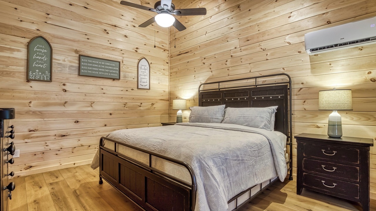 Photo of Bedroom in Cosby