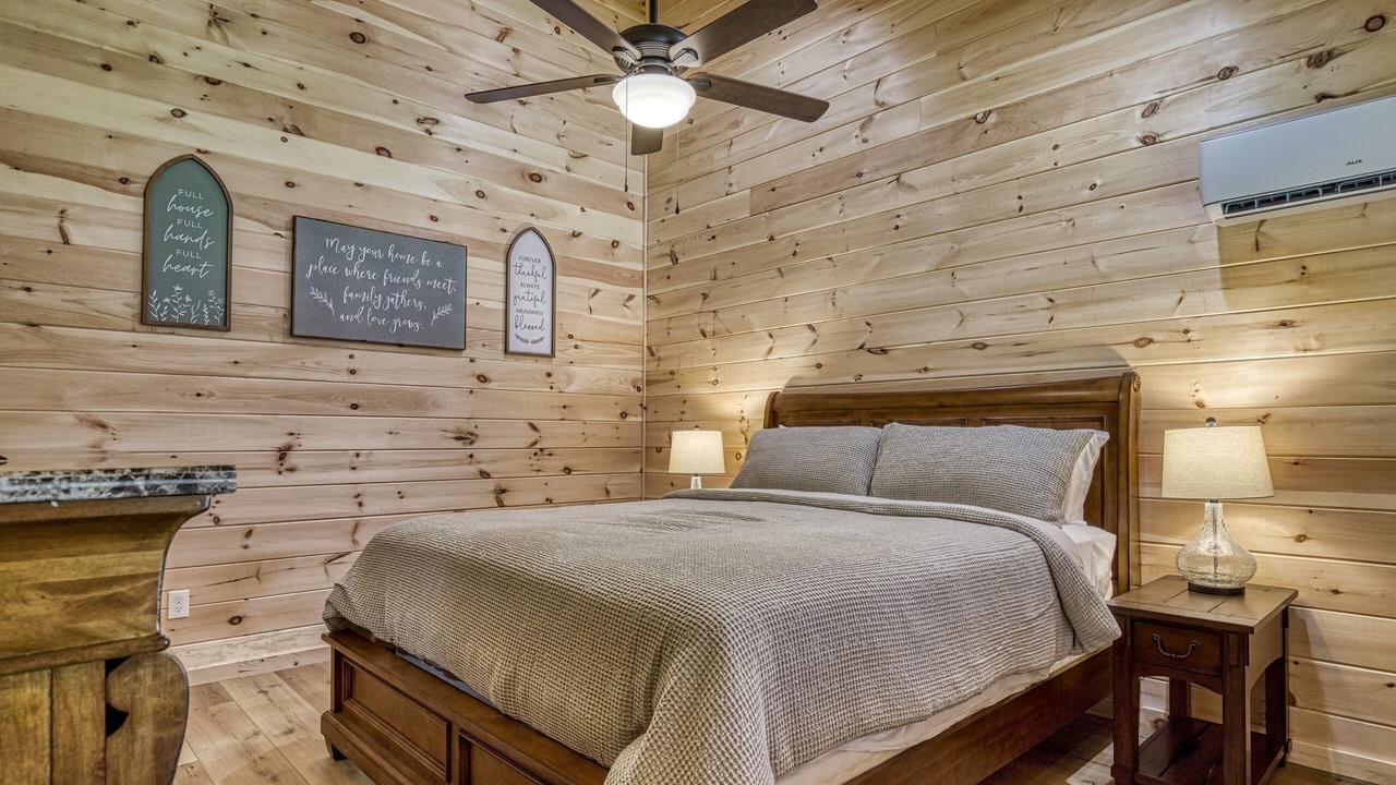 Photo of Bedroom in Cosby