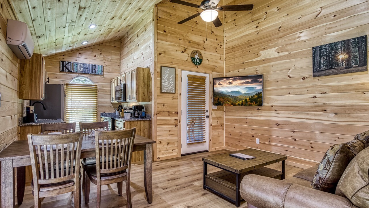 Photo of Livingroom in Cosby