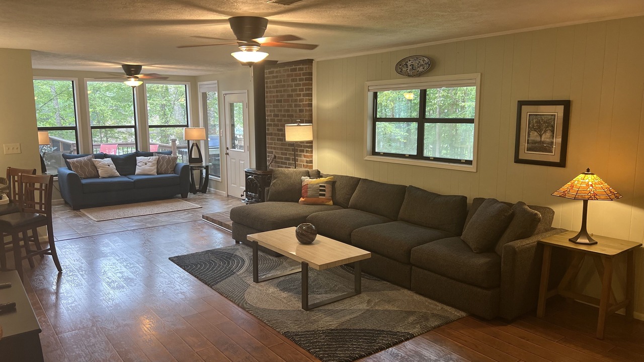 Photo of Livingroom in Monticello