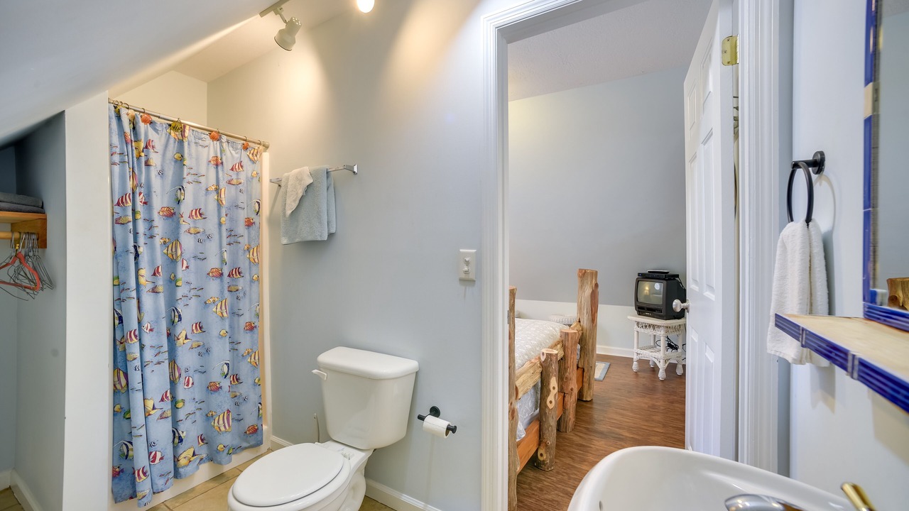 Photo of Bathroom in Guntersville