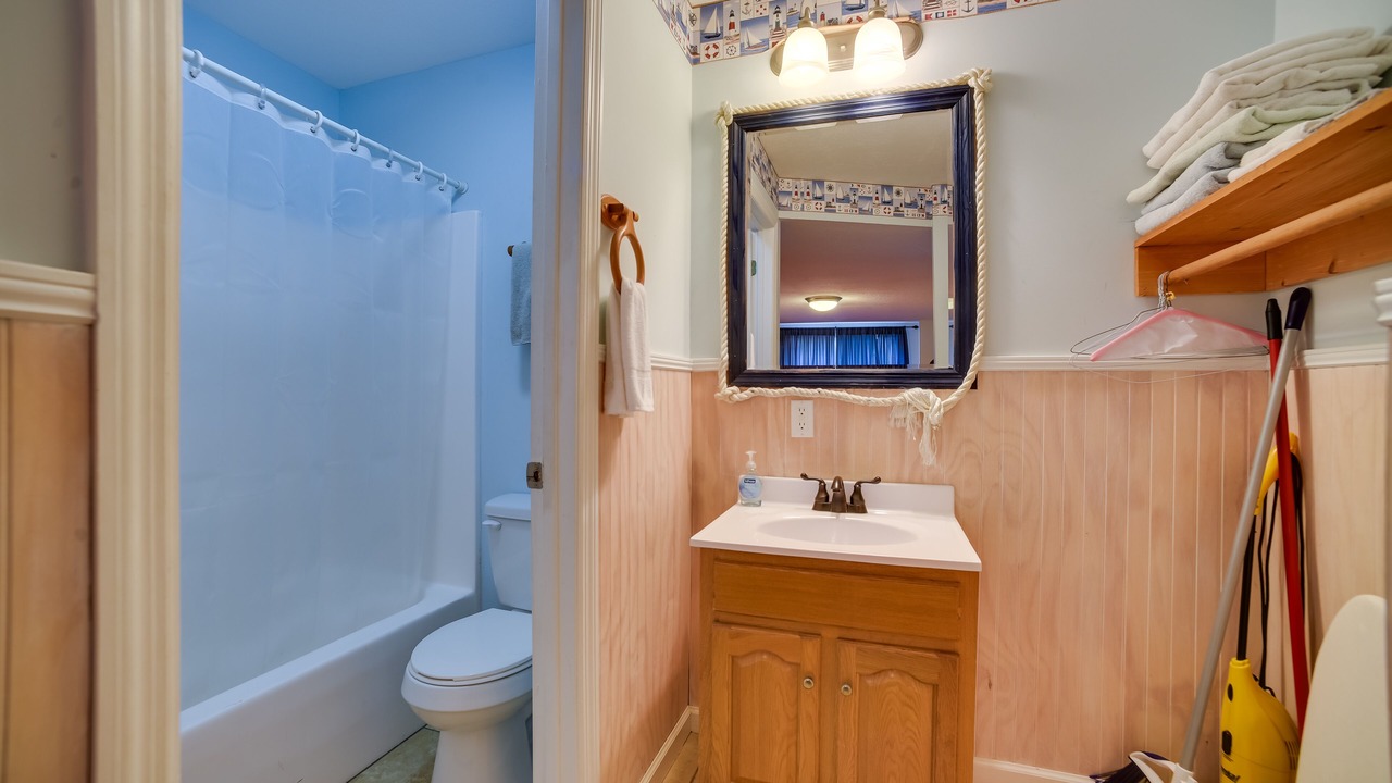 Photo of Bathroom in Guntersville