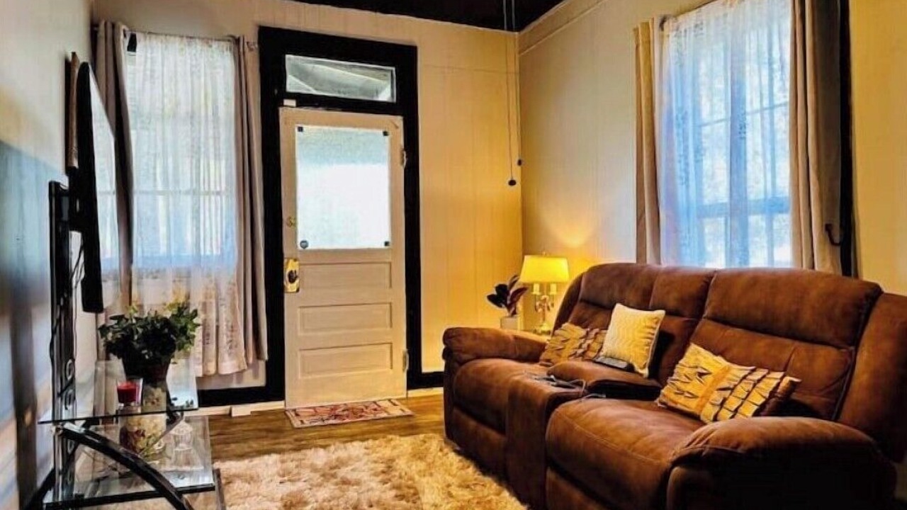 Photo of Livingroom in Waycross