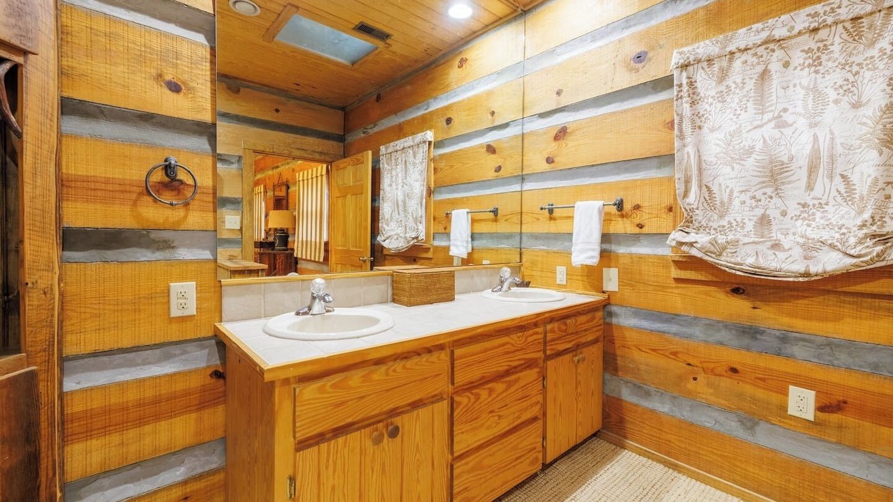 Photo of Bathroom in Valley Head