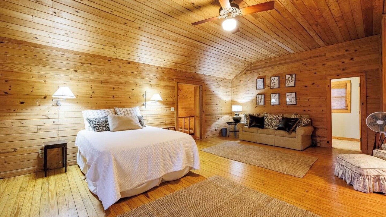 Photo of Bedroom in Valley Head