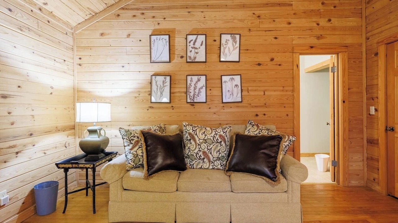 Photo of Bedroom in Valley Head