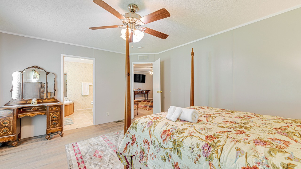 Photo of Bedroom in Hot Springs