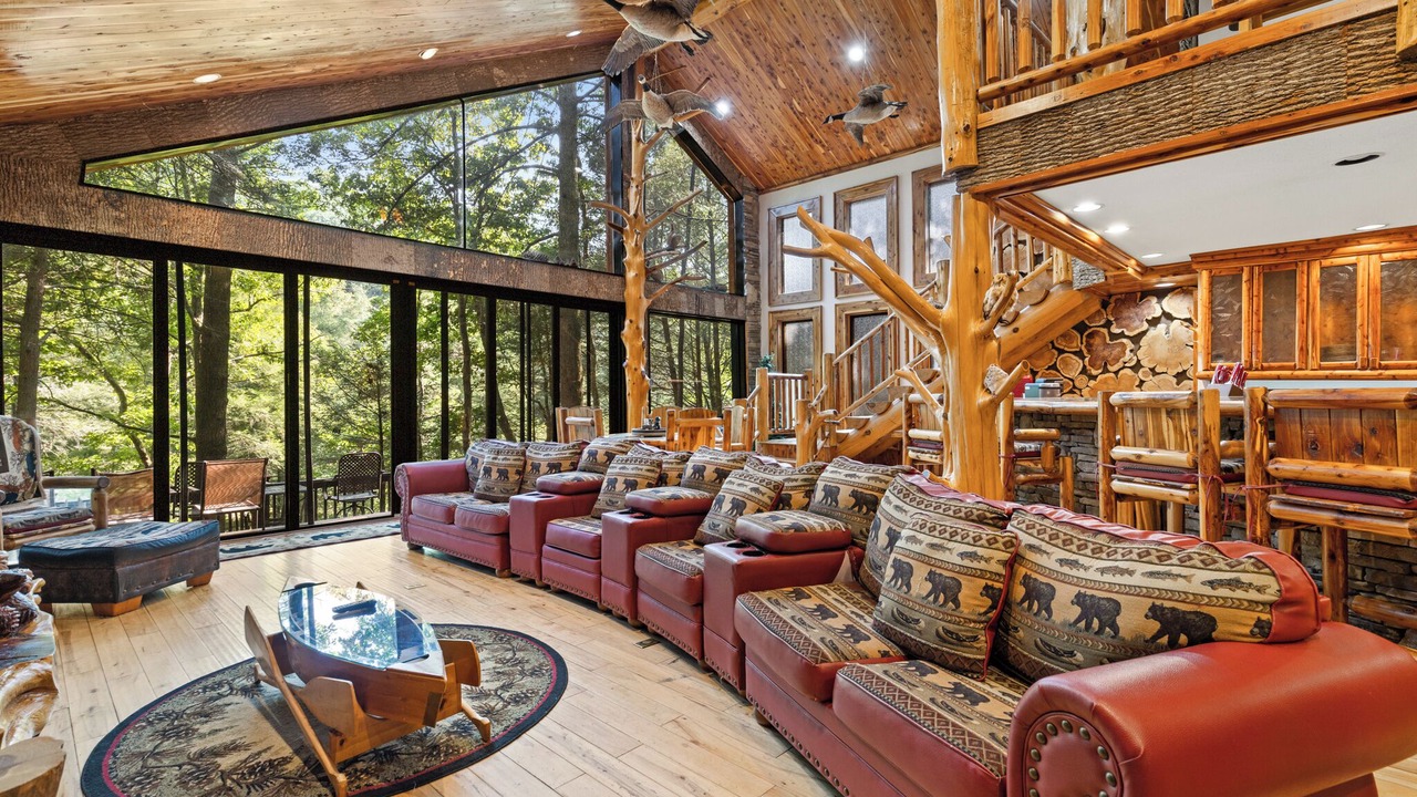 Photo of Livingroom in Ellijay
