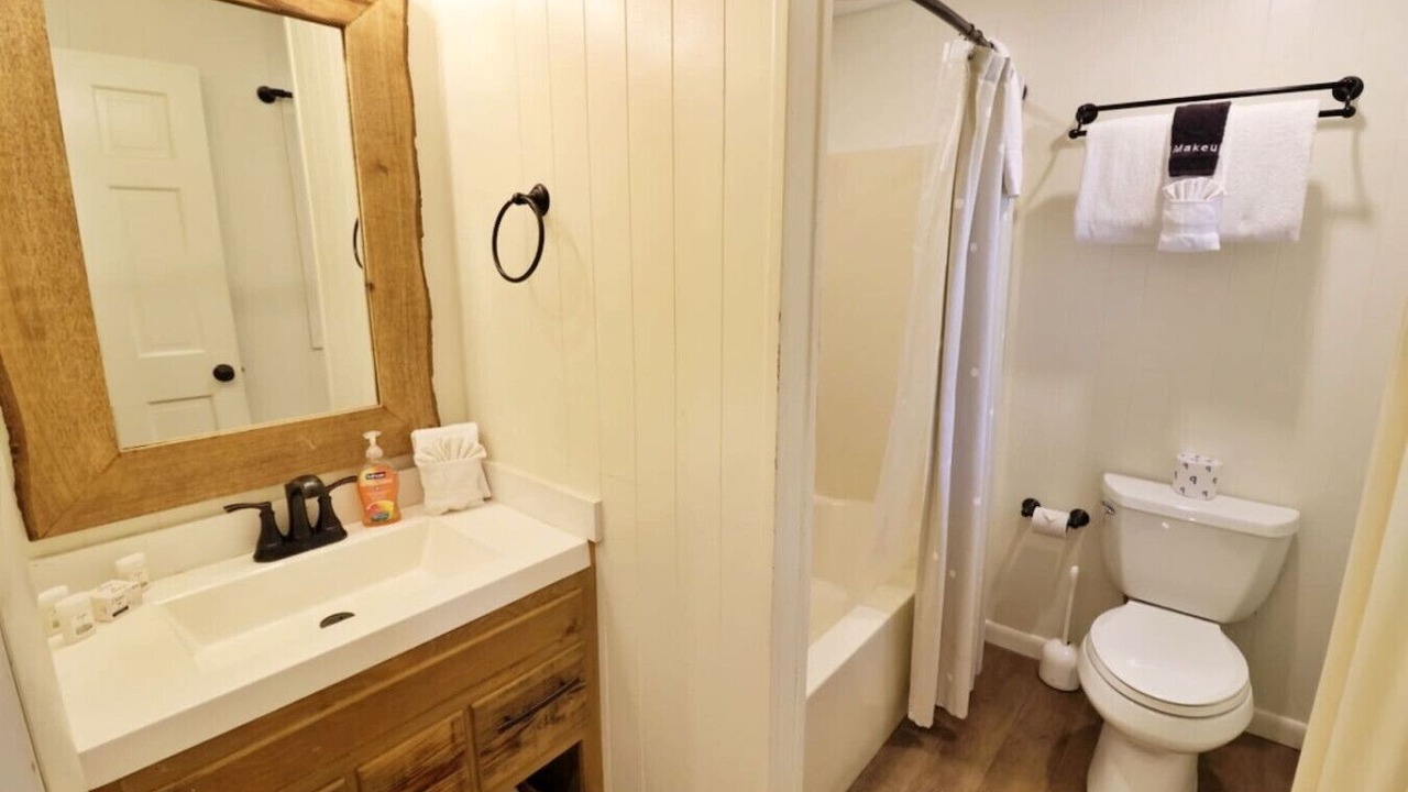 Photo of Bathroom in Cherokee