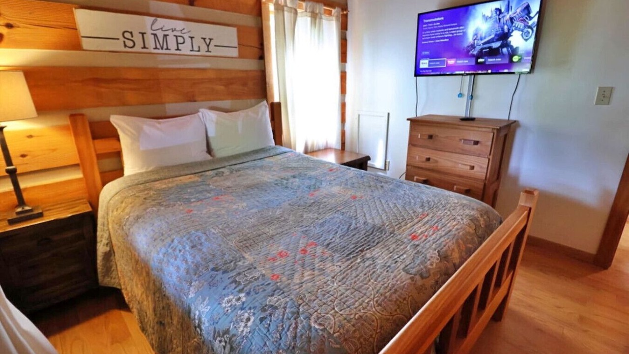 Photo of Bedroom in Cherokee