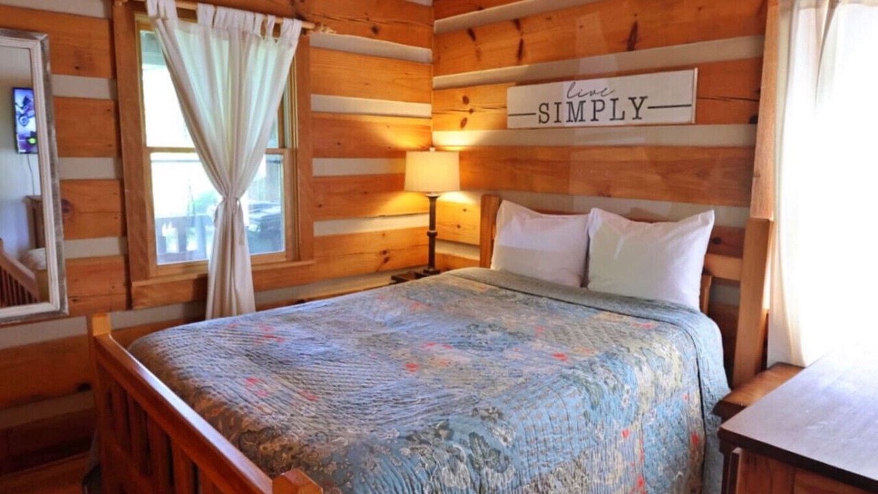 Photo of Bedroom in Cherokee