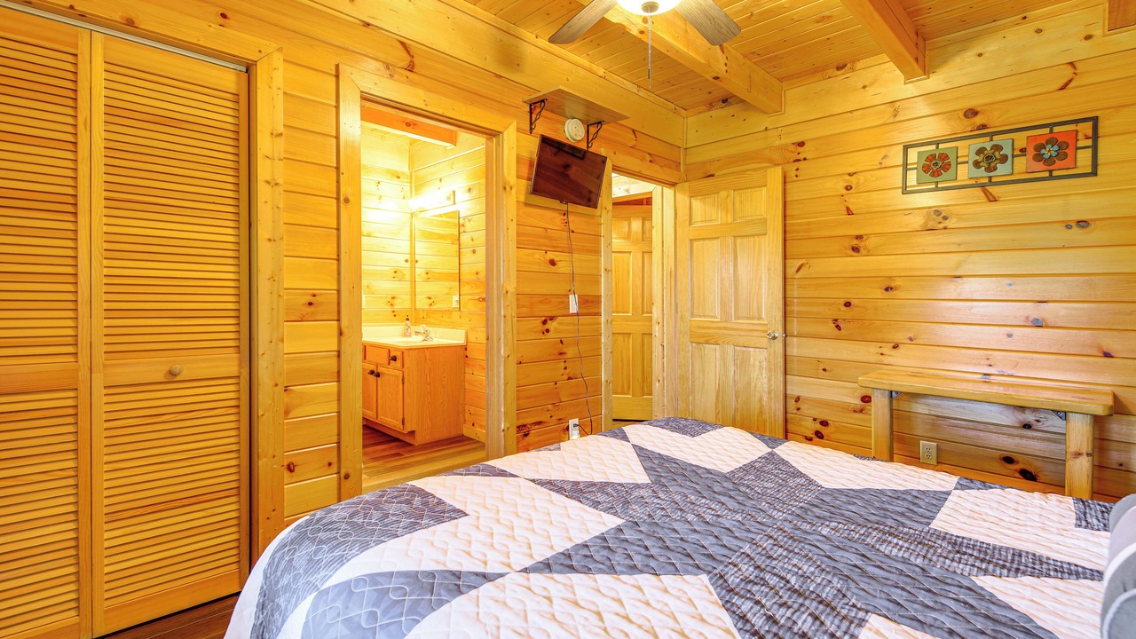 Photo of Bedroom in Sevierville