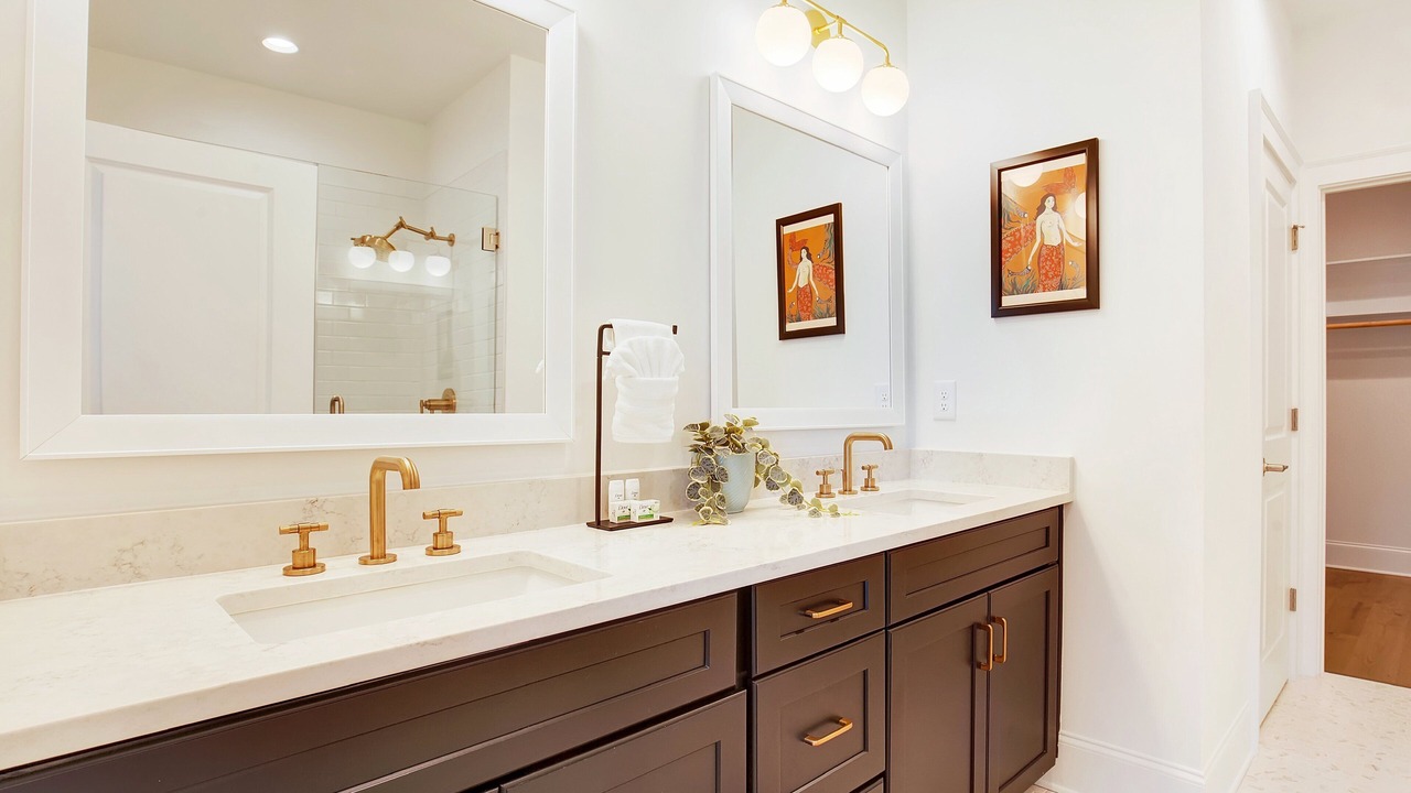 Photo of Bathroom in Hitch Village - Fred Wessels Homes