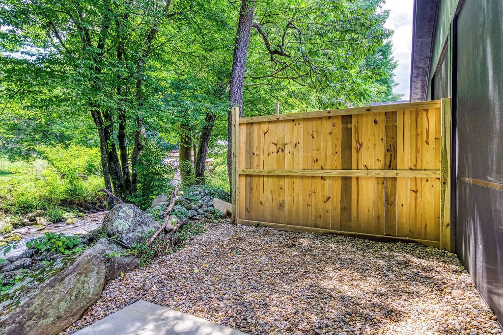 Photo of Outdoor in Cosby