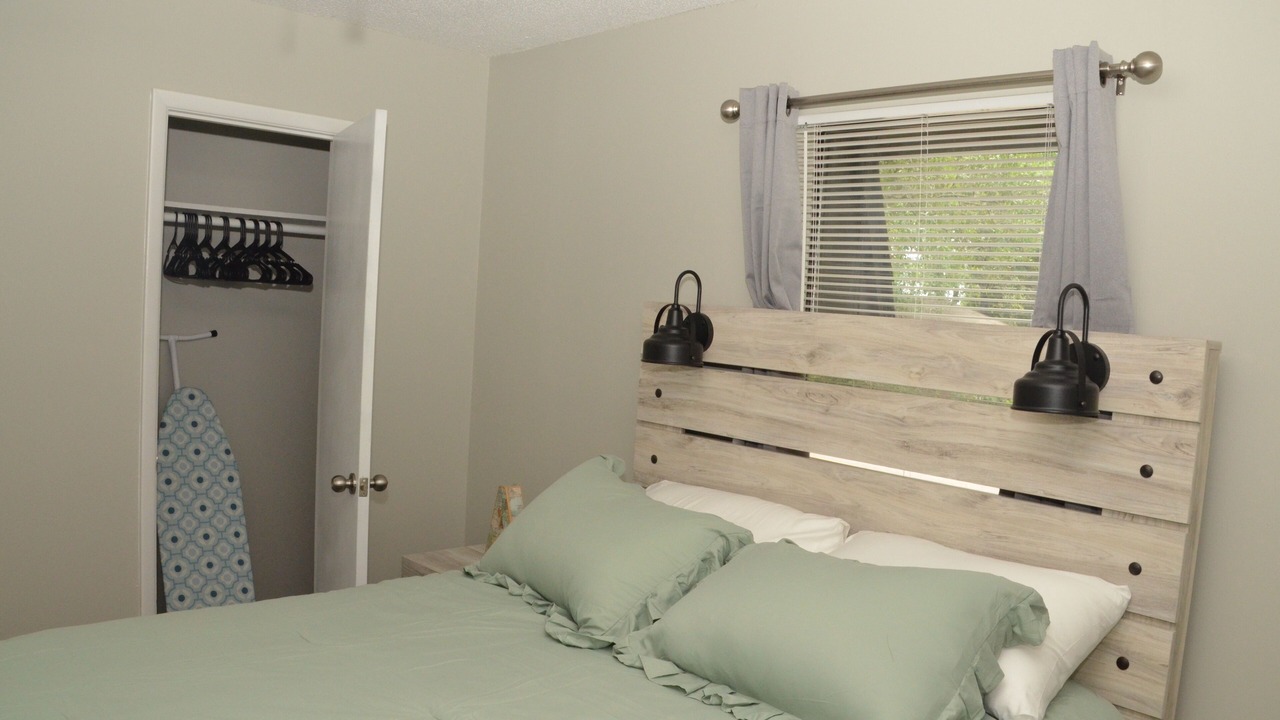 Photo of Bedroom in Daleville