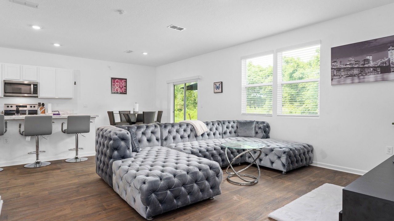 Photo of Livingroom in Northside