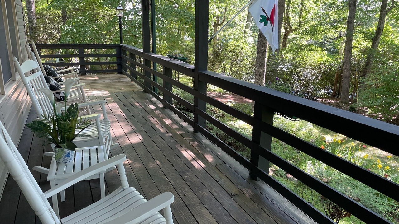 Photo of Patio Balcony in Lake Toxaway