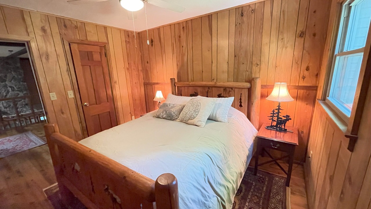 Photo of Bedroom in Lake Toxaway