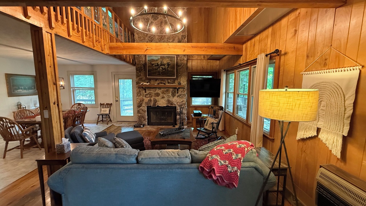 Photo of Livingroom in Lake Toxaway