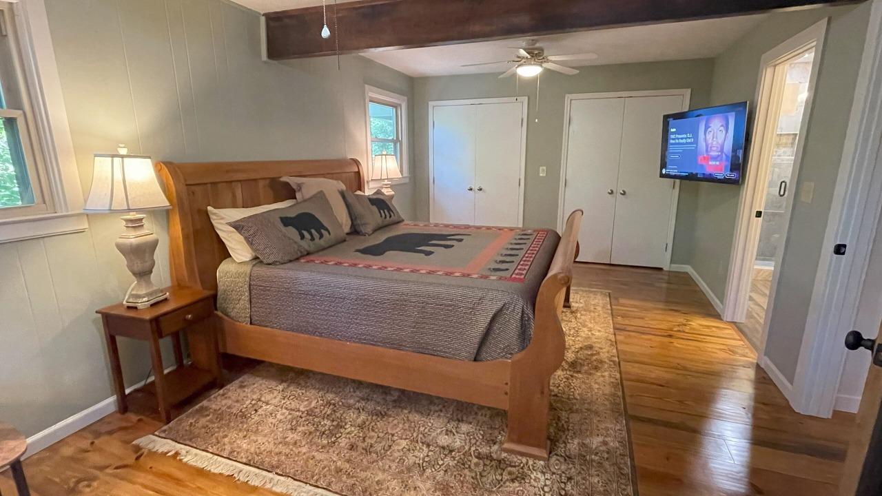 Photo of Bedroom in Lake Toxaway