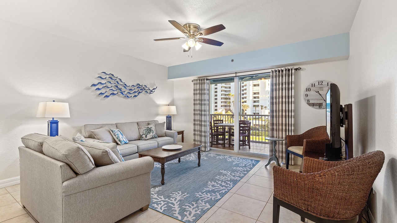 Photo of Livingroom in New Smyrna Beach