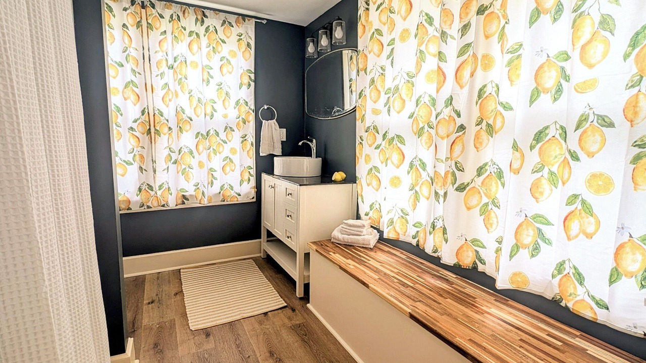 Photo of Bathroom in Guntersville