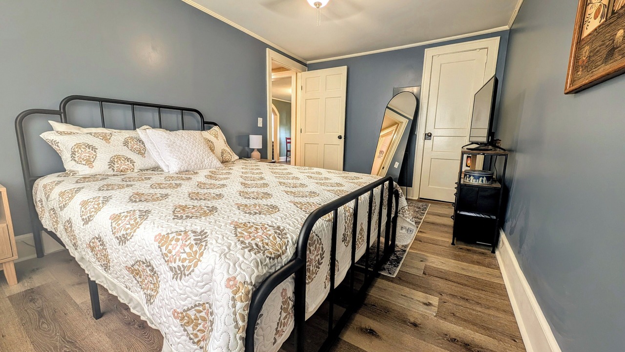 Photo of Bedroom in Guntersville