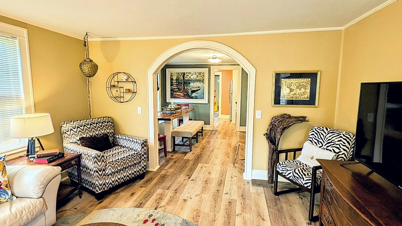 Photo of Livingroom in Guntersville