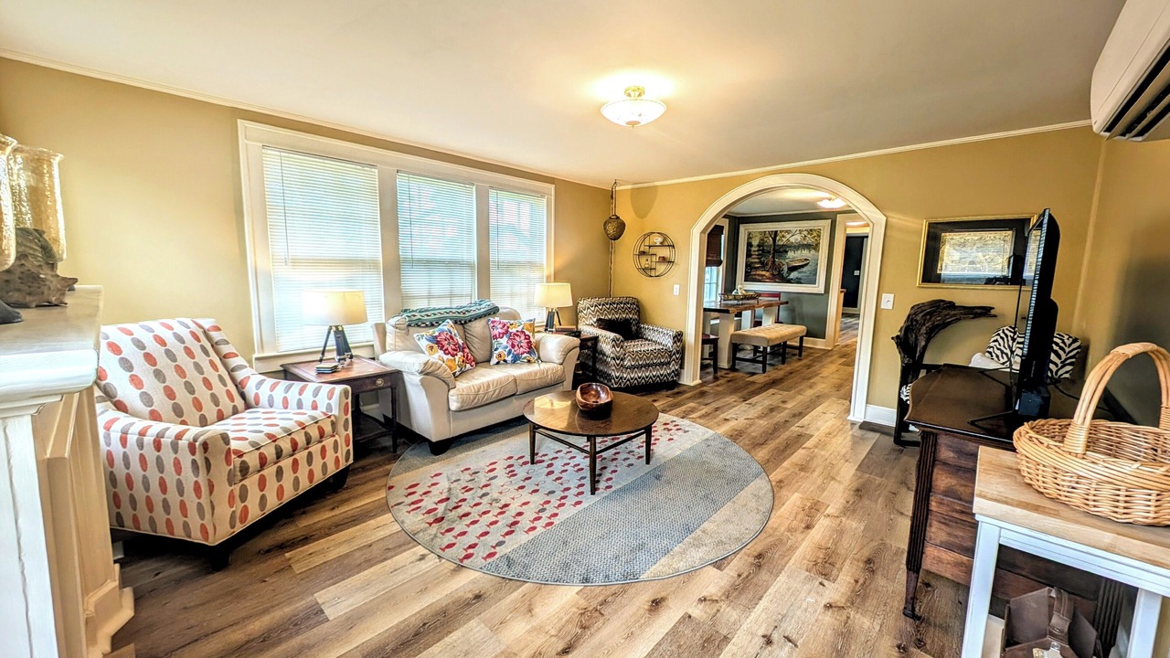 Photo of Livingroom in Guntersville