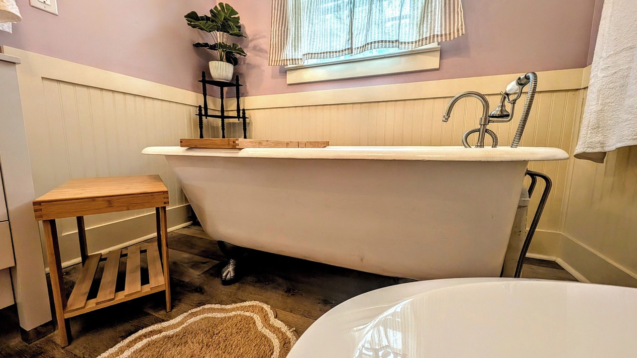 Photo of Bathroom in Guntersville