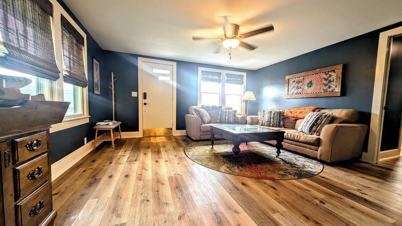 Photo of Livingroom in Guntersville