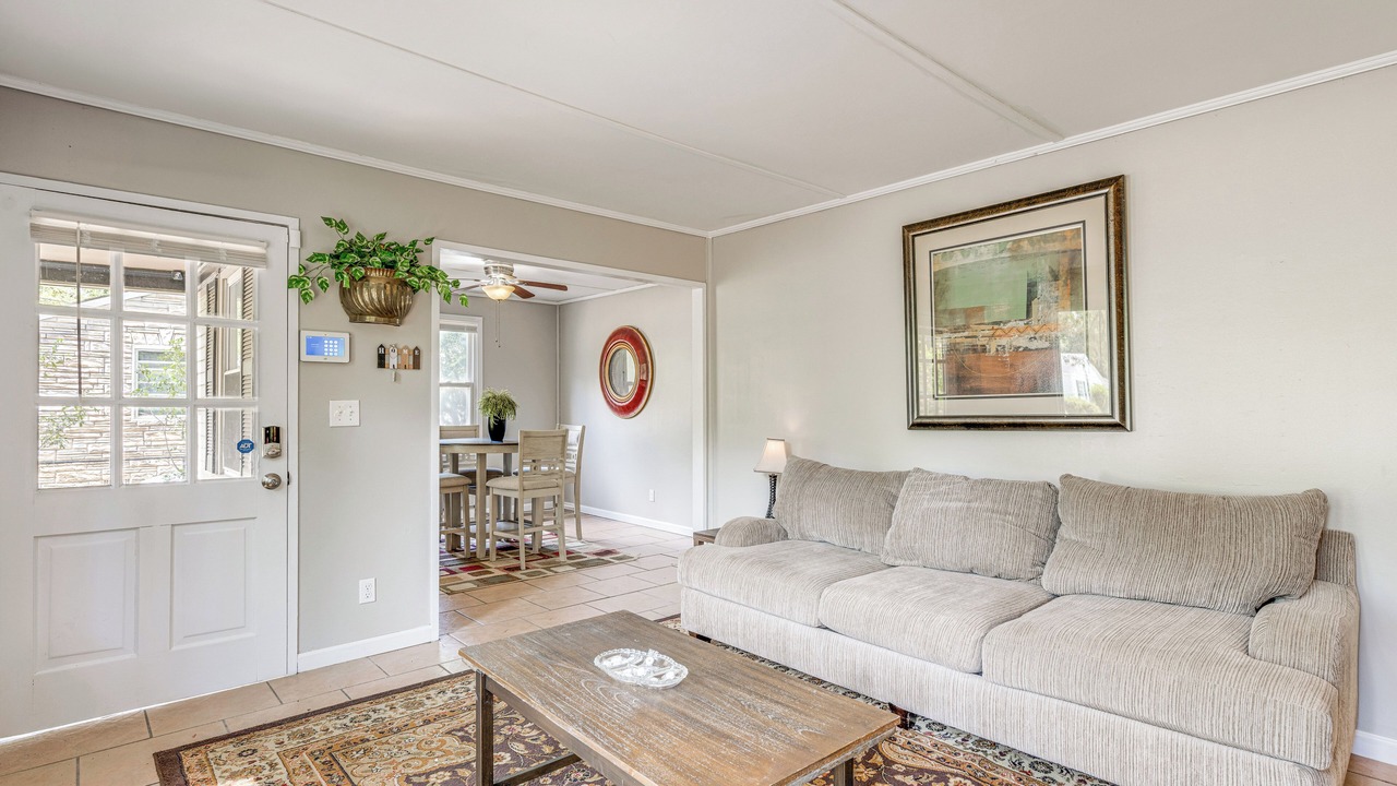 Photo of Livingroom in Warner Robins