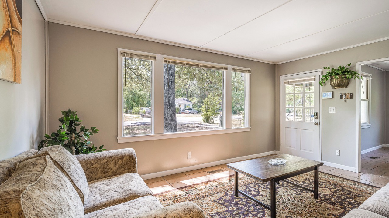 Photo of Livingroom in Warner Robins